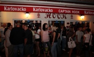 Čarobni bazenčić sa dvije zgodne cure na Wet T-Shirt Smirnoff partyu u Captain Hooku