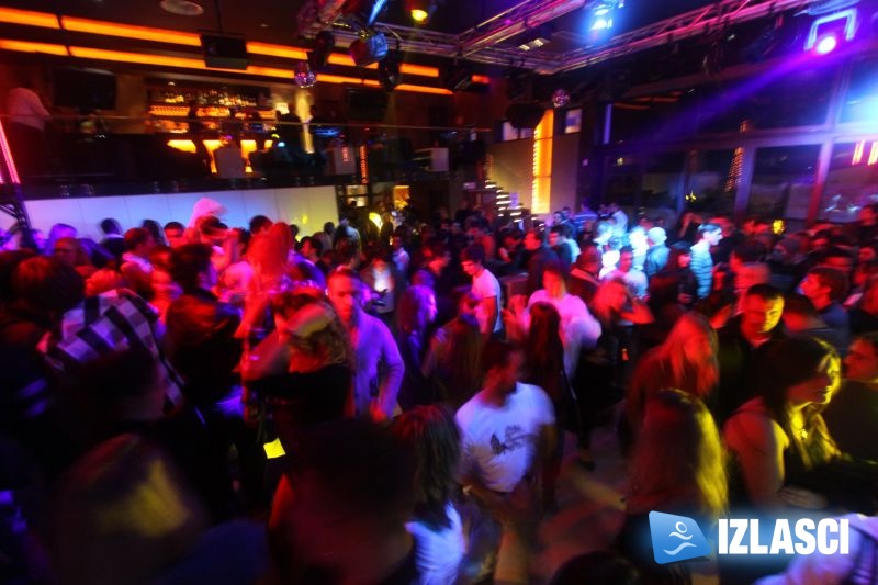 Garage ultra lounge plesao sa najpoznatijim "šetačem"