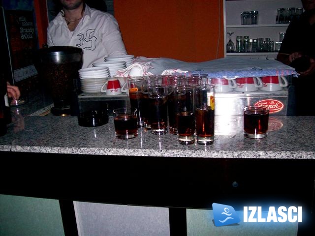 Badel Prima Brandy party u Caffe baru In, Komletinci