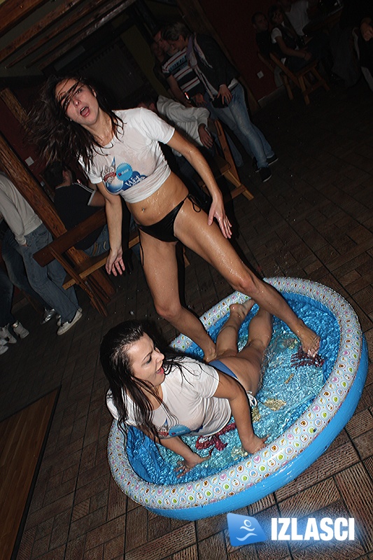 Gdjeee su cuuuree?!? Cure su u bazenuuu!!! Wet T-Shirt Smirnoff party u Pit Stop baru