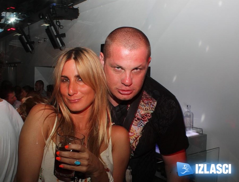 RnB Exclusive "Live edition" party with Ines Huskic aka Yness @ Saint & Sinner