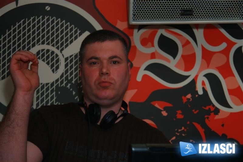 DJ Bizarre rasplesao ljepotice u Maraschinu