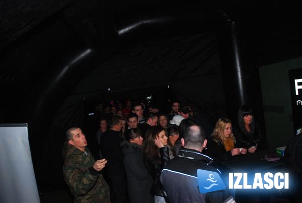 Blackout Lounge ludilo u klubu A2