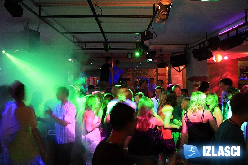 Užareni Summer club 