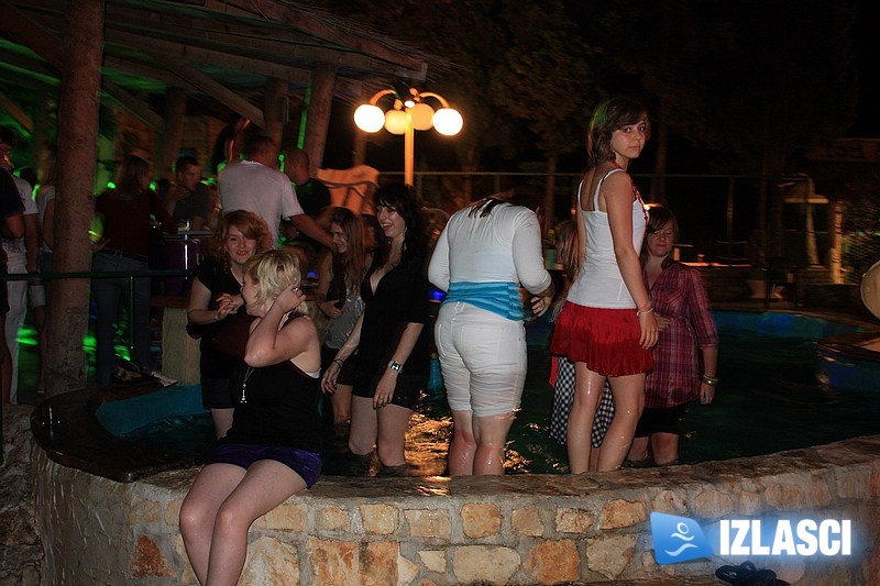 Užareni Summer club 