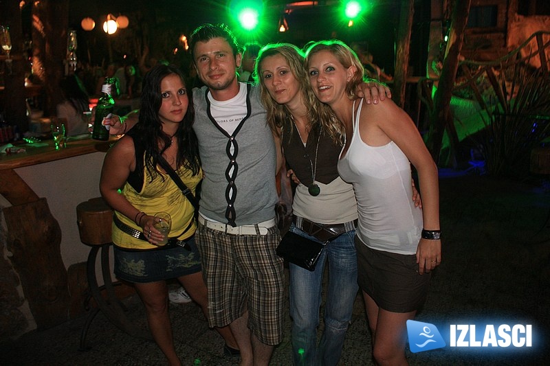 Užareni Summer club 