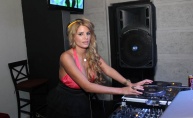 Viktoria Metzker u Night clubu Aruba