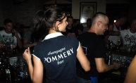 Veoma raspoložena ekipa u Pommery baru