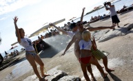 Wet T-Shirt Contest pomeo odličnu plažu Daylight Beach bara