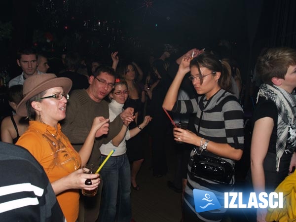 Zagrijavanje u Piranhi pa Shapeshiftersi u Aquariusu