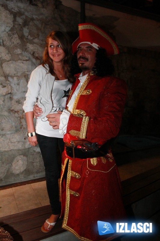 Žviždaljke se čuju, Captain Morgan je u Colosseumu!