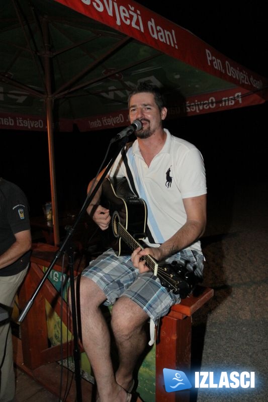 Koncert Deana Bakića u Beach baru Baza