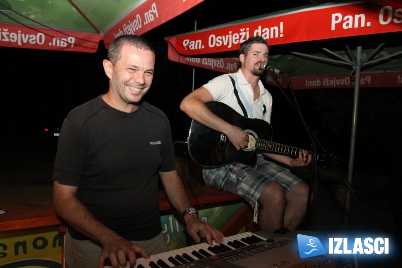 Koncert Deana Bakića u Beach baru Baza