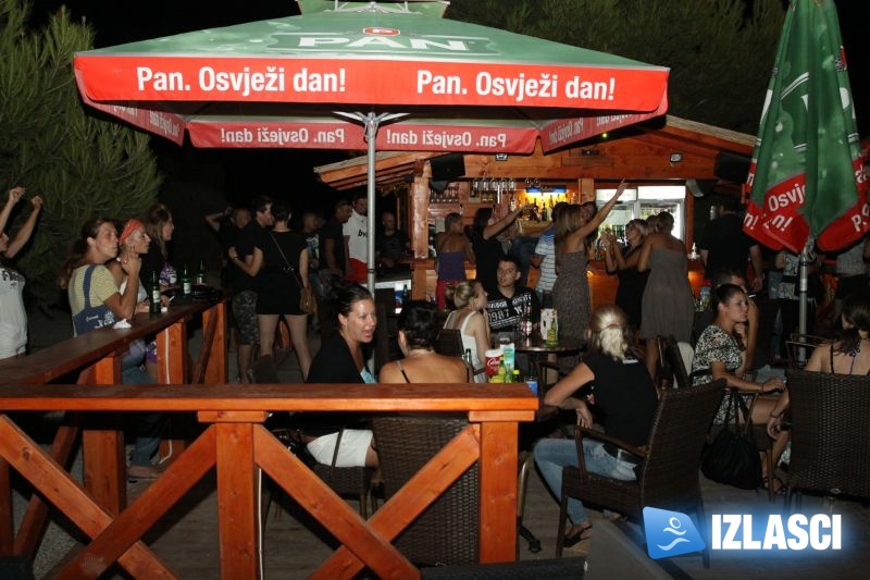 Koncert Deana Bakića u Beach baru Baza