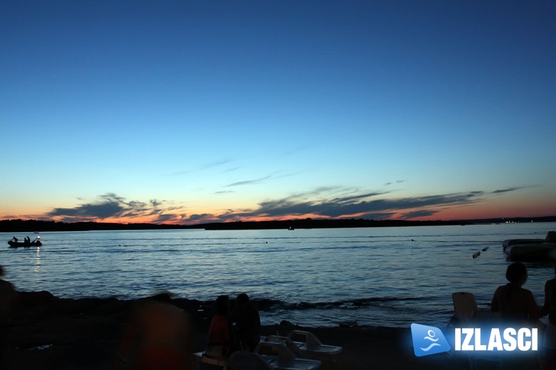 Odličan provod uz šum valova - Pacino Beach Bar