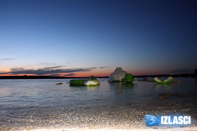 Odličan provod uz šum valova - Pacino Beach Bar