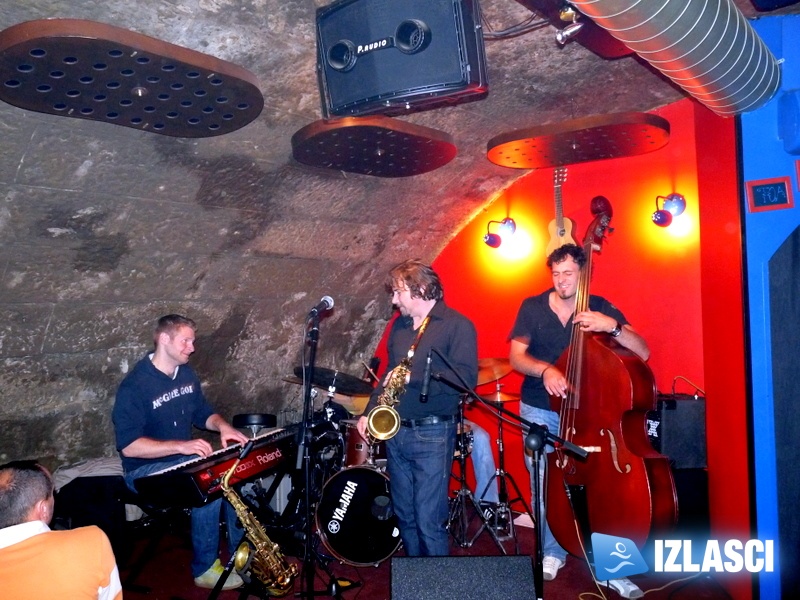 Prestavljanje "Jazz Conections" knjige uz ugodnu svirku - Caffe Jazz Tunel