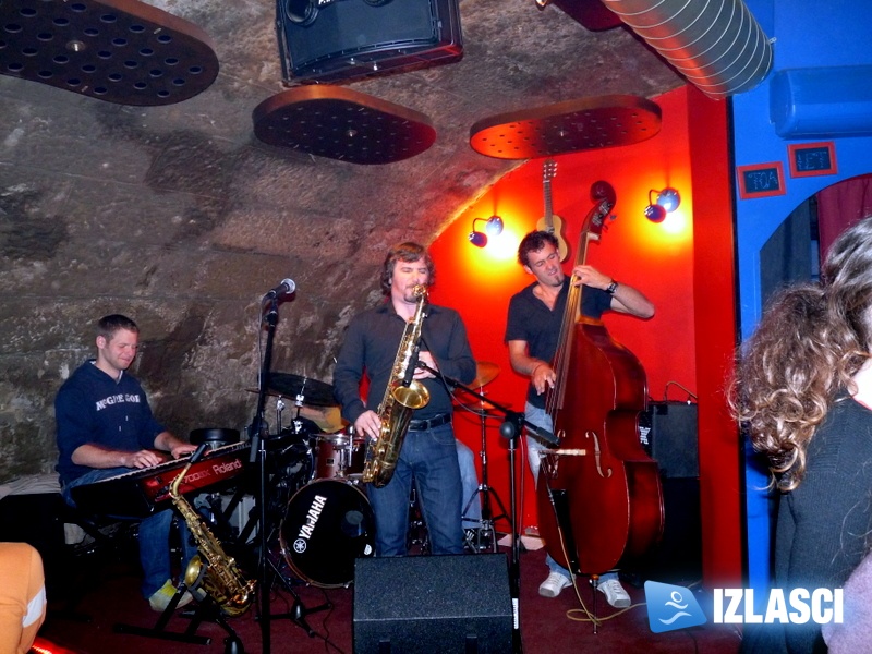 Prestavljanje "Jazz Conections" knjige uz ugodnu svirku - Caffe Jazz Tunel