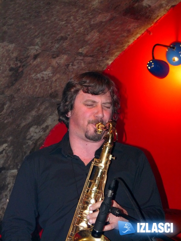 Prestavljanje "Jazz Conections" knjige uz ugodnu svirku - Caffe Jazz Tunel