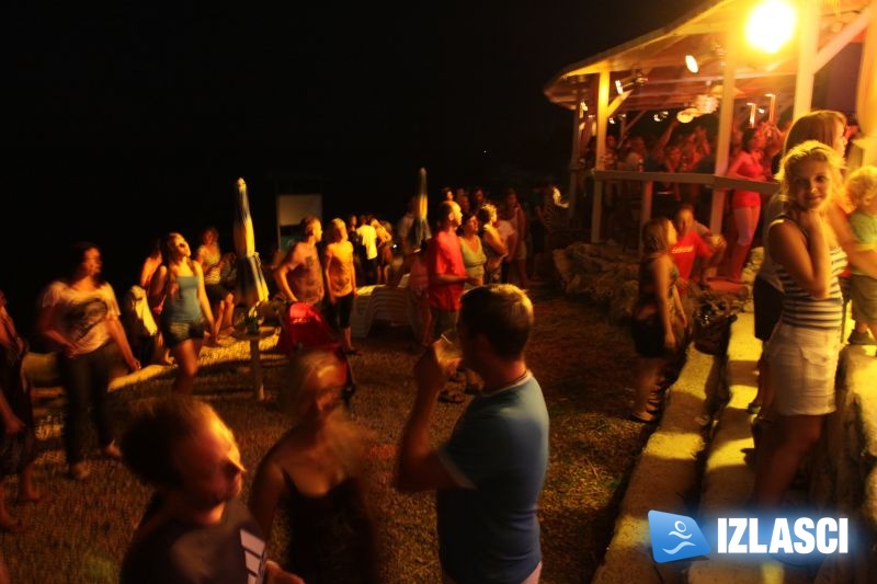 Nastup Mambo kingsa u beach baru Macumba