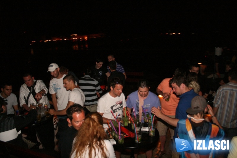 Wet T-Shirt otvorio sezonu u Villa clubu Poreč