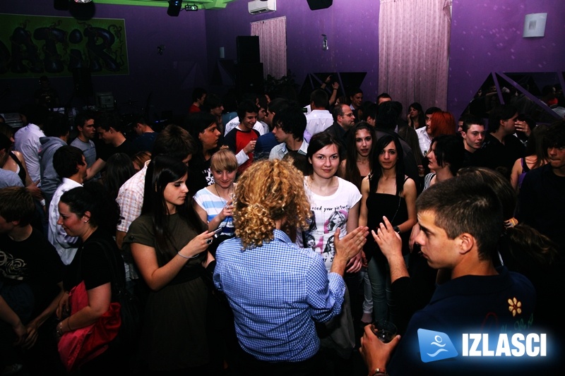 Klub Satir - rođendasko slavlje ezadar portala uz uživo svirku Comfort benda