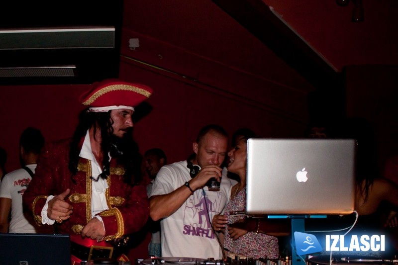 Captain Morgan party u Makina Exit clubu