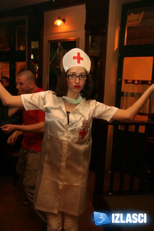 Samoborski Fašnik u šatoru uz Joleta pa u Old Nick`s pub sa maskama