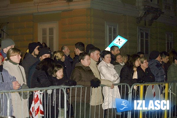 Prohladni i tradicionalni doček na Korzu uz Gibonnija i Hladno pivo