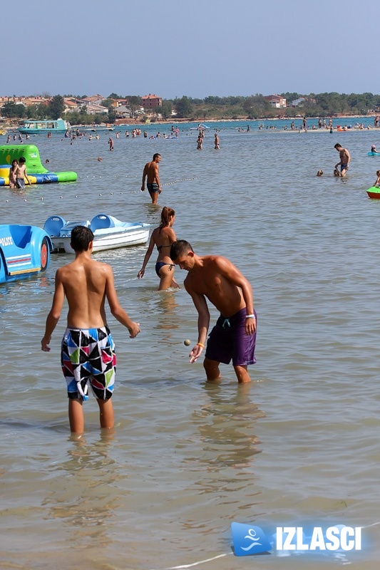 Barracuda beach bar & Pešekan cup