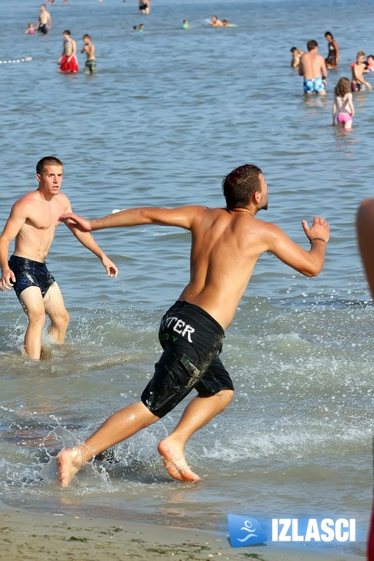 Barracuda beach bar & Pešekan cup