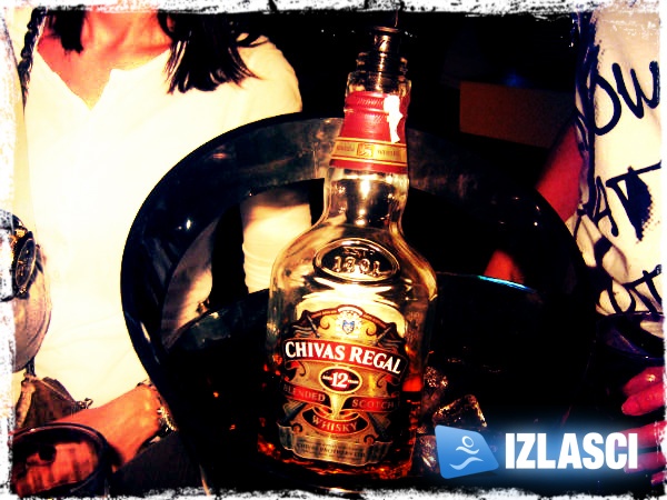 Chivas poker party u Mirage baru