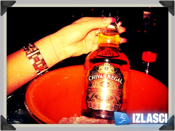 Chivas poker party u Mirage baru