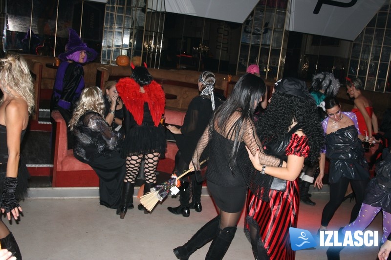 Zumba vještice i vukodlaci zaplesali na Halloween partyju u Loopu