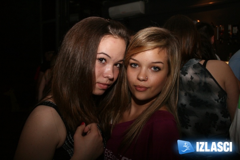 Party za Mašu okupio brojne puležane