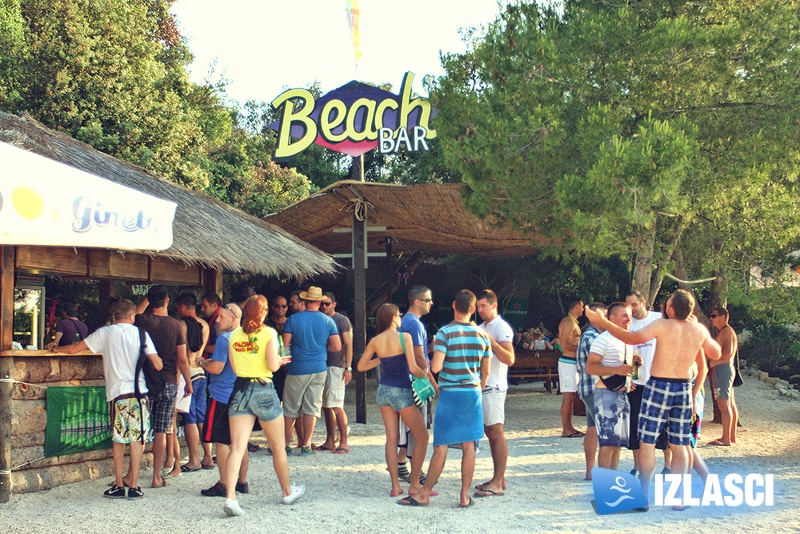 Beach bar Pacino Summer opening