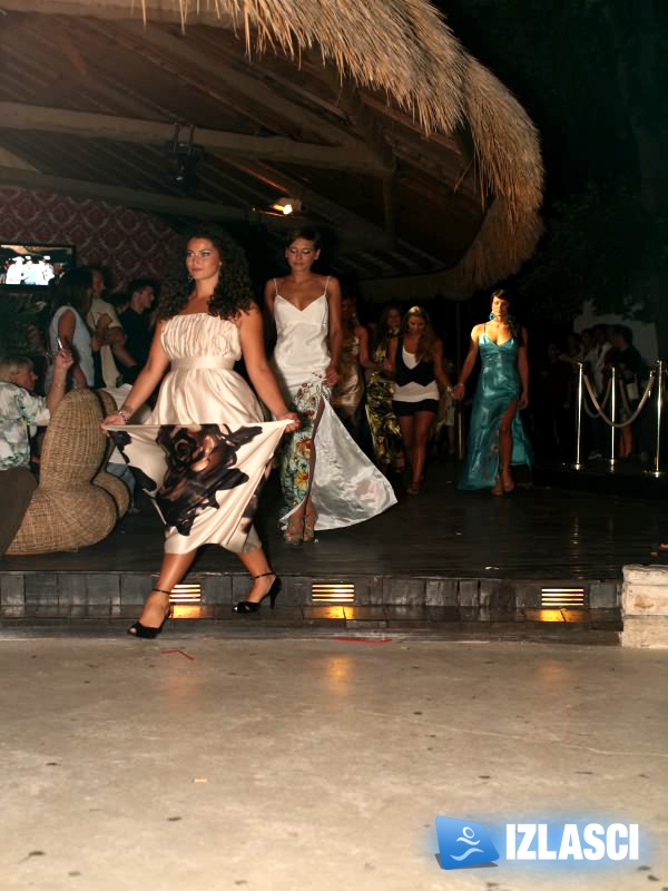“Glamour fashion show” u cocktail baru Daylight u Umagu 