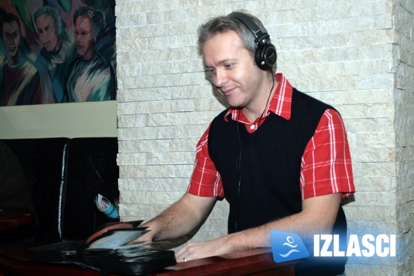 Zagrijavanje u Lobby baru pa u Stereo na Azrin koncert